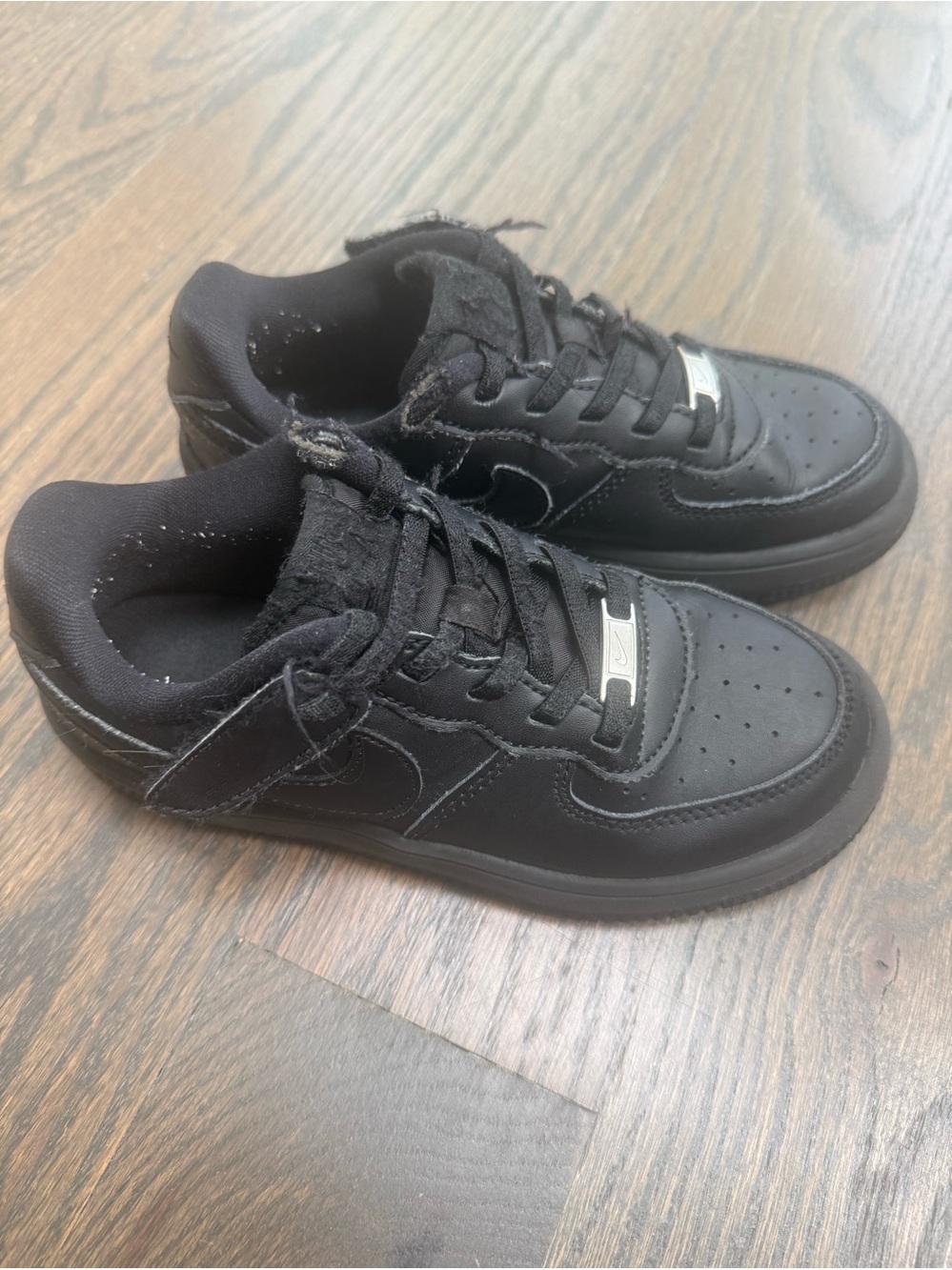 Nike Kids Black Low-Top Athletic Sneakers